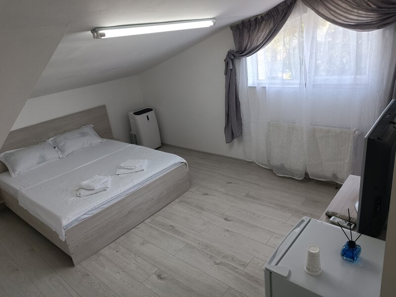 Drumul Taberei, Ghencea inchiriez in regim hotelier